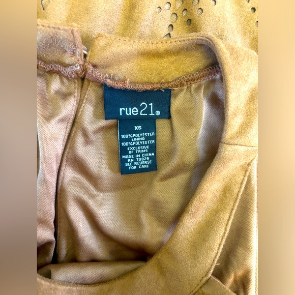 Rue 21 Faux Suede Sleeveless Tribal Native Laser Cut Design Size XS - Picture 5 of 7